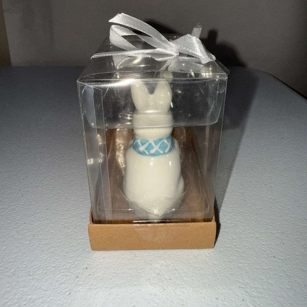 NWT Bunny Carrot Basket Salt & Pepper Shaker Easter Spring